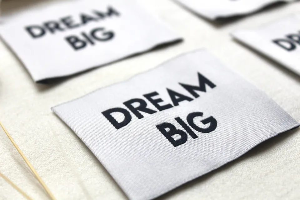 La Petite Maison Couture DREAM BIG étiquettes tissées x4 marine