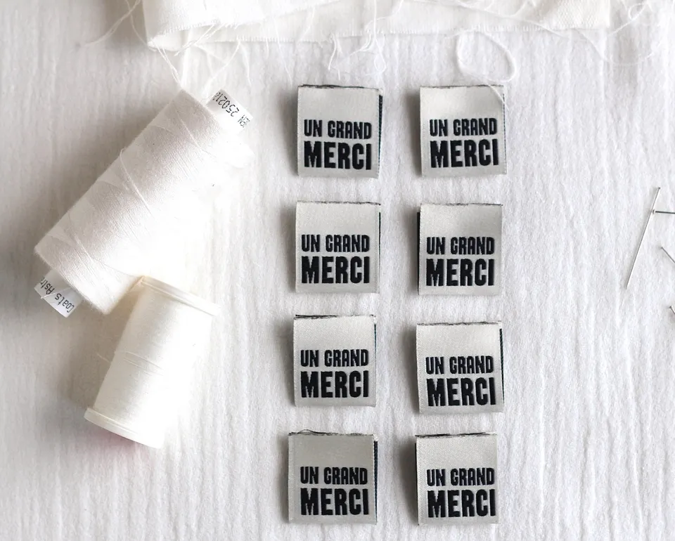 La Petite Maison Couture Un grand merci x8 étiquette noir et blanc