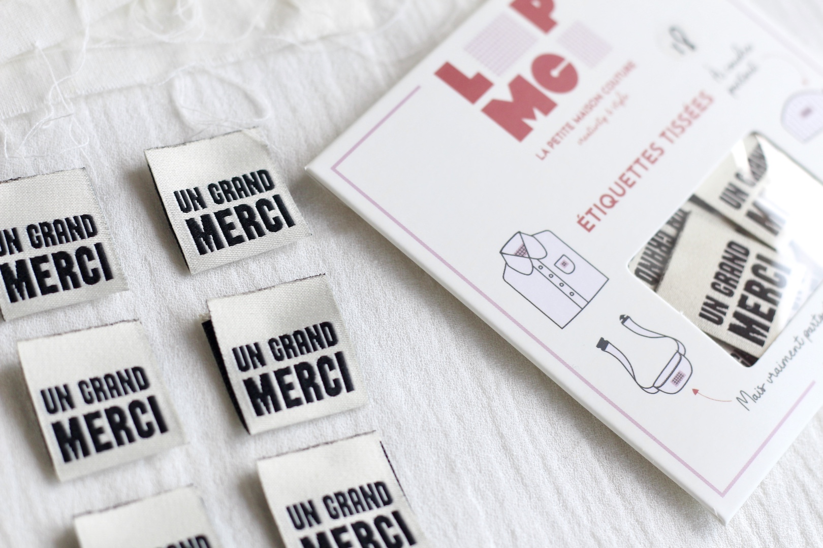 La Petite Maison Couture Un grand merci x8 étiquette noir et blanc