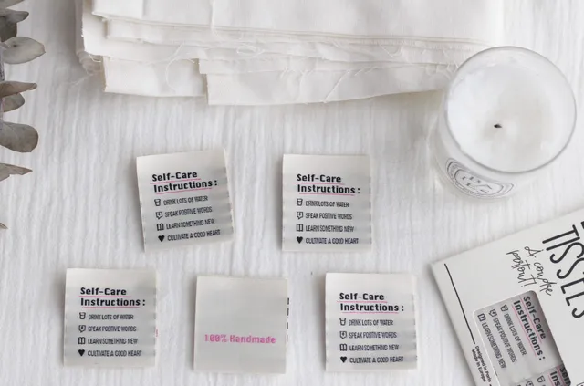La Petite Maison Couture Selfcare Instructions étiquette tissu x5