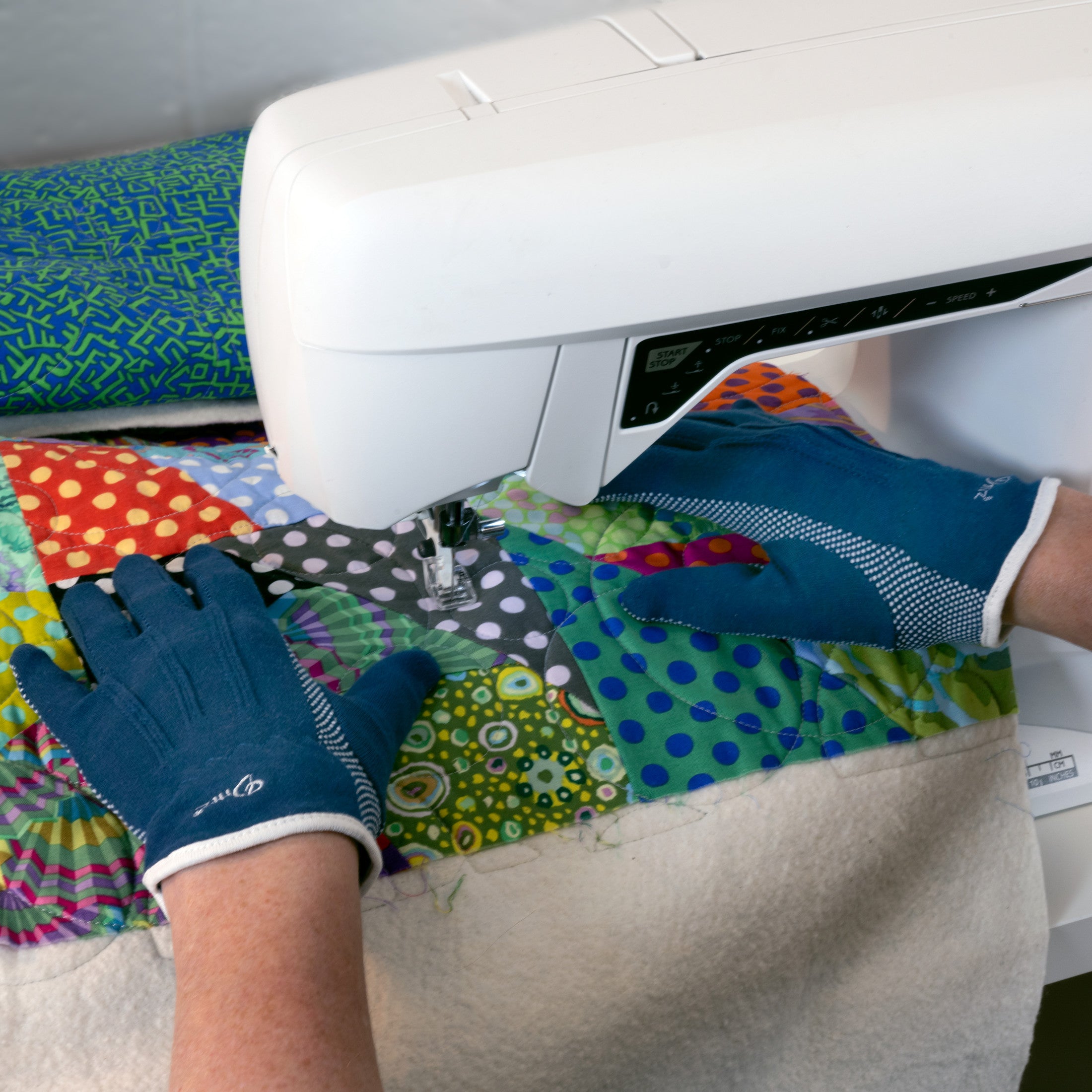 Dritz Quilting 3103 gants patchwork bleu taille M