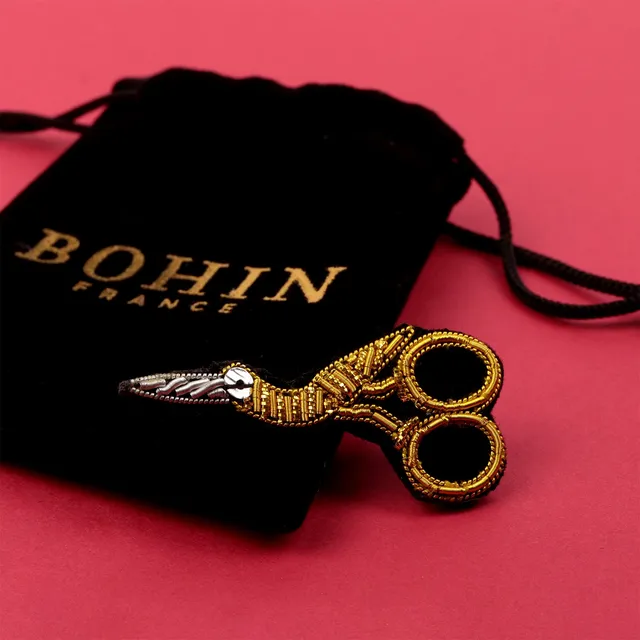 Bohin Broche ciseaux broderie or velours noir 5 cm