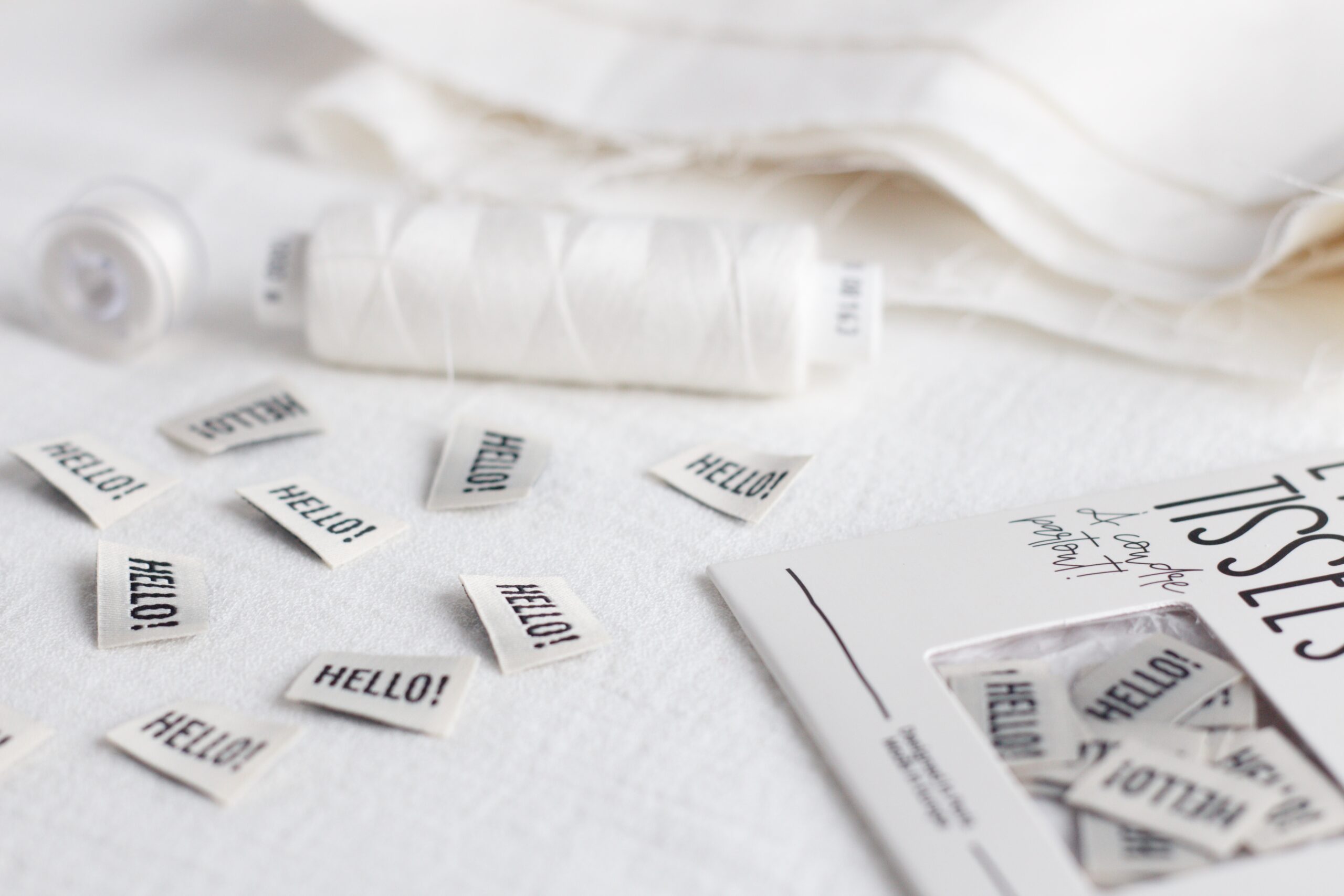La Petite Maison Couture Hello! étiquette à coudre x12 masque écru