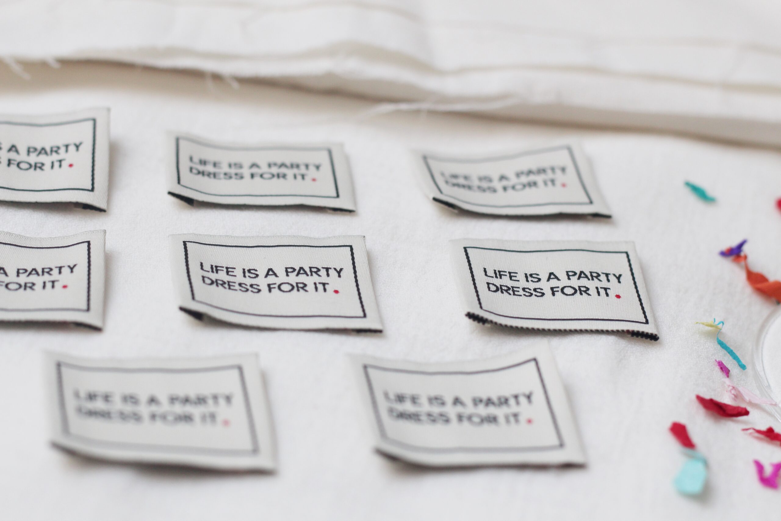 La Petite Maison Couture Life is a party étiquette à coudre x8 écru