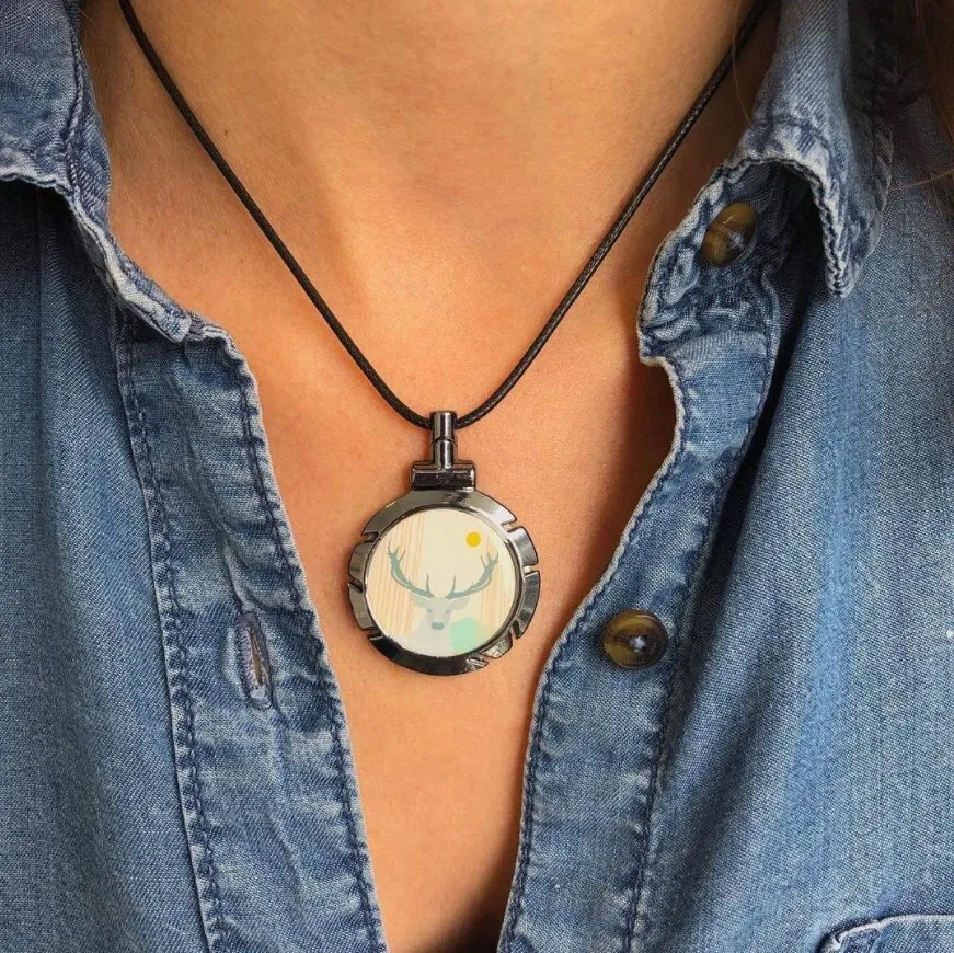 Bohin bijou coupe-fils pendentif Paon sans ciseaux 75 cm