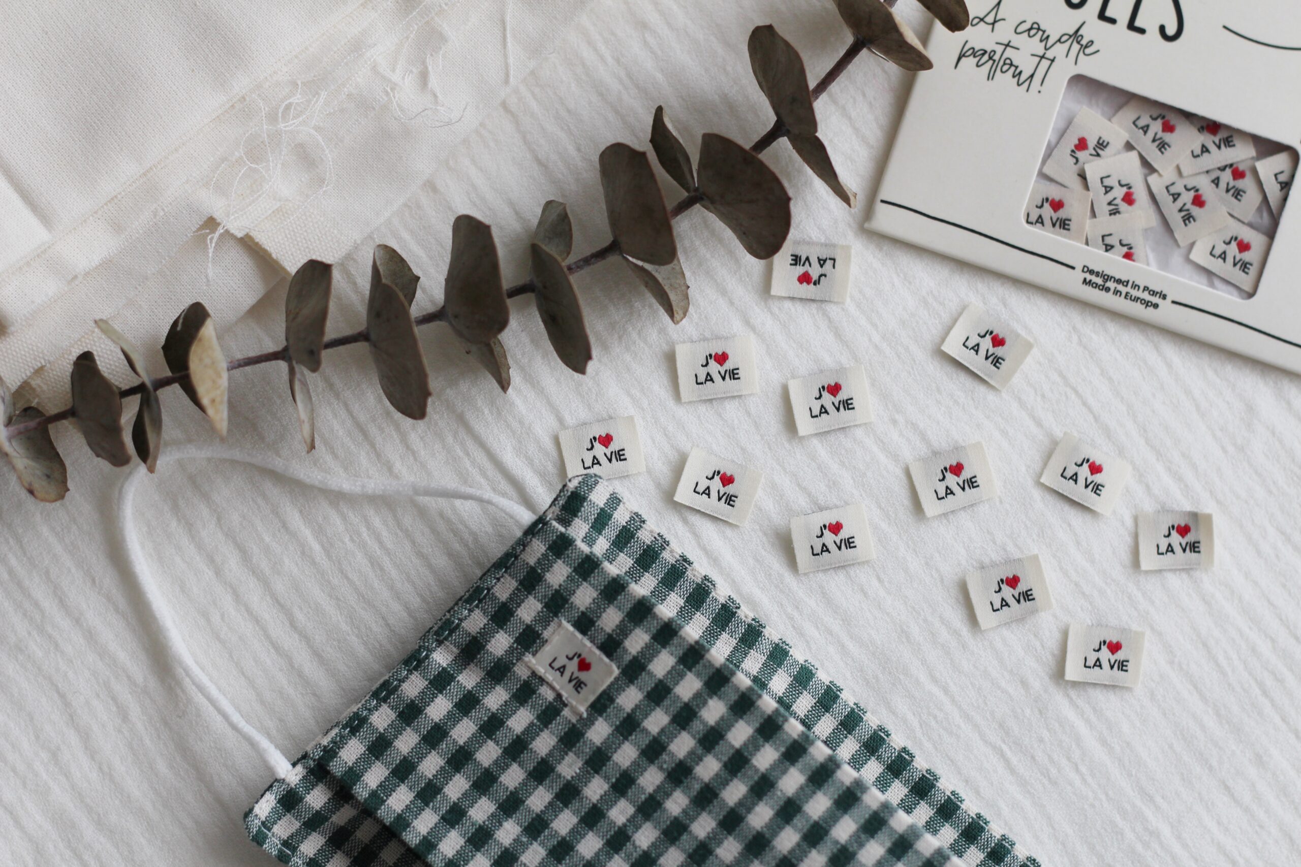 La Petite Maison Couture J’aime la vie étiquette tissu x12 coeur