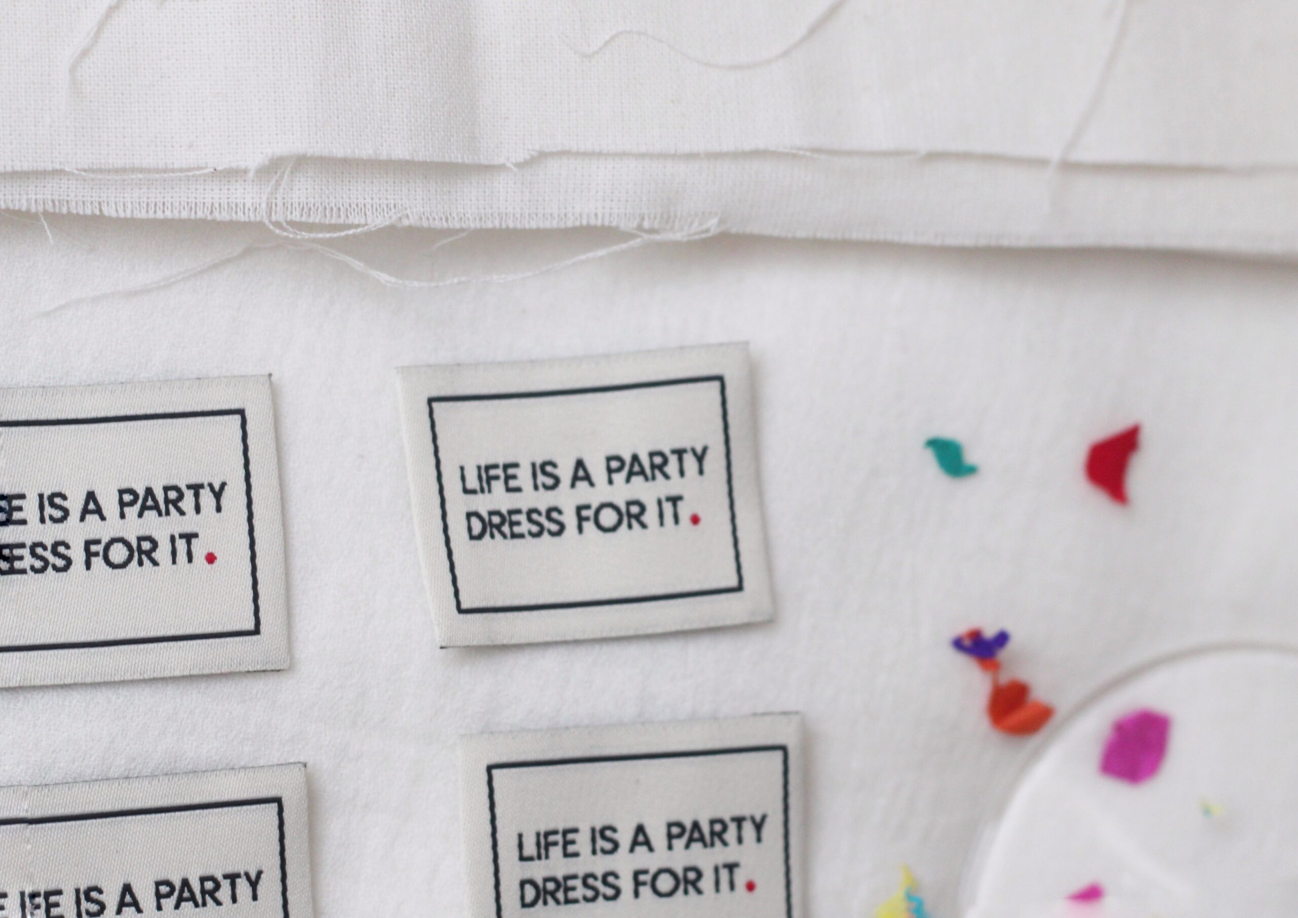 La Petite Maison Couture Life is a party étiquette à coudre x8 écru