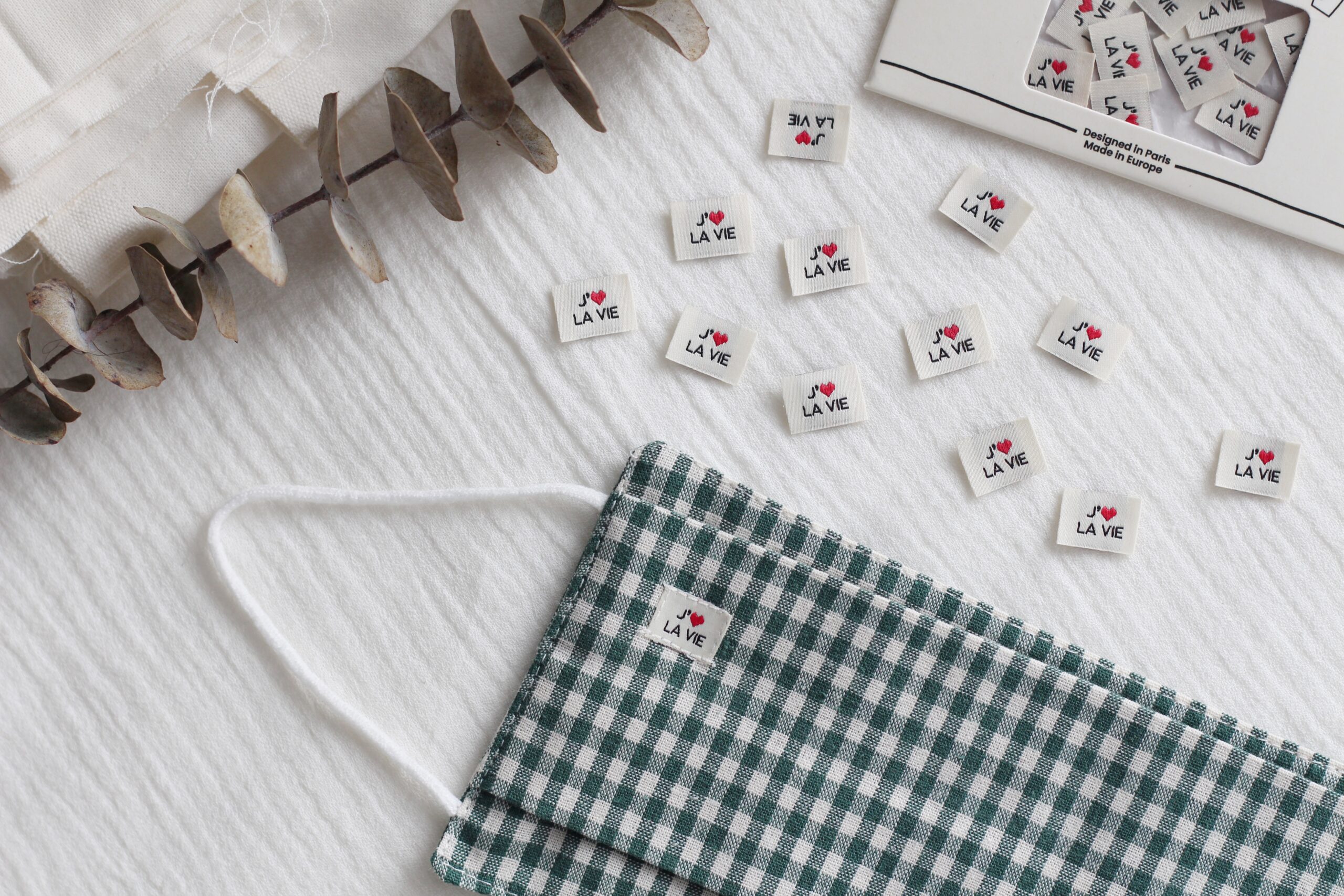 La Petite Maison Couture J’aime la vie étiquette tissu x12 coeur