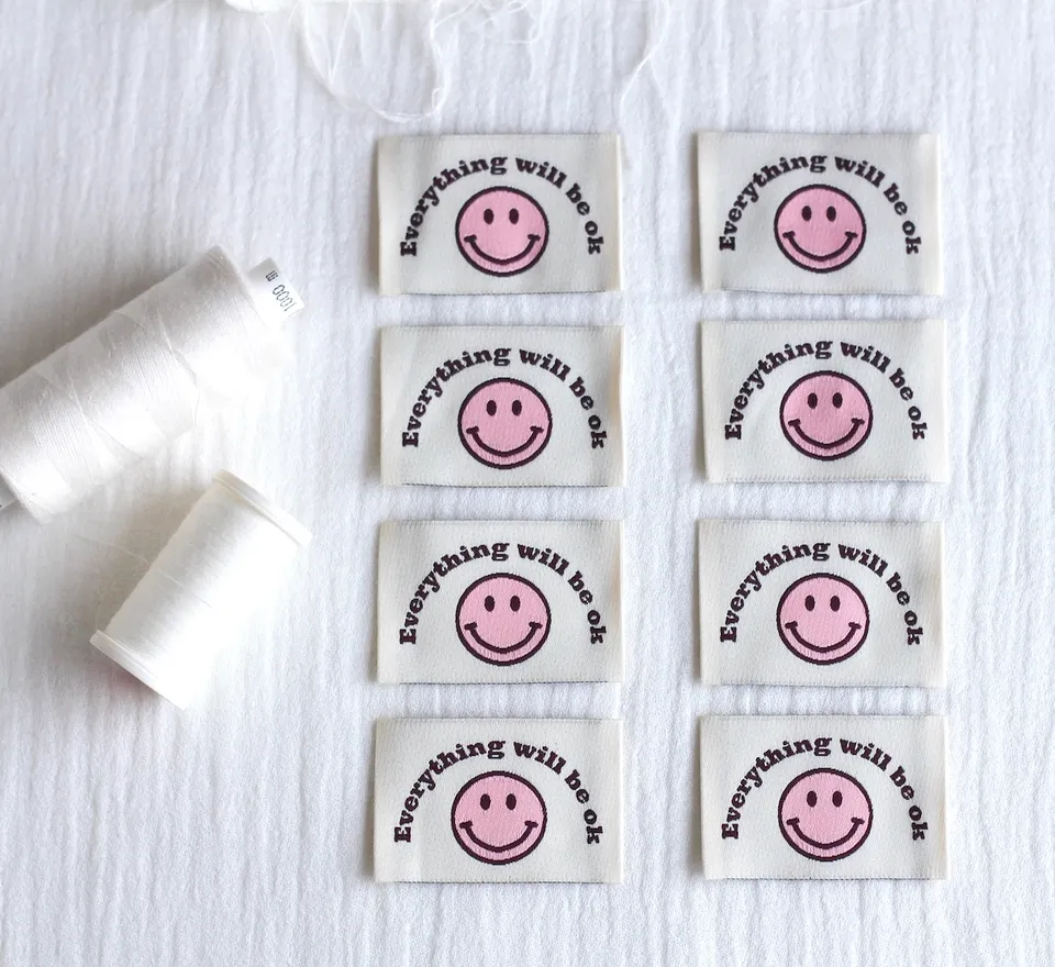 La Petite Maison Couture Everything will be OK étiquette x8 rose