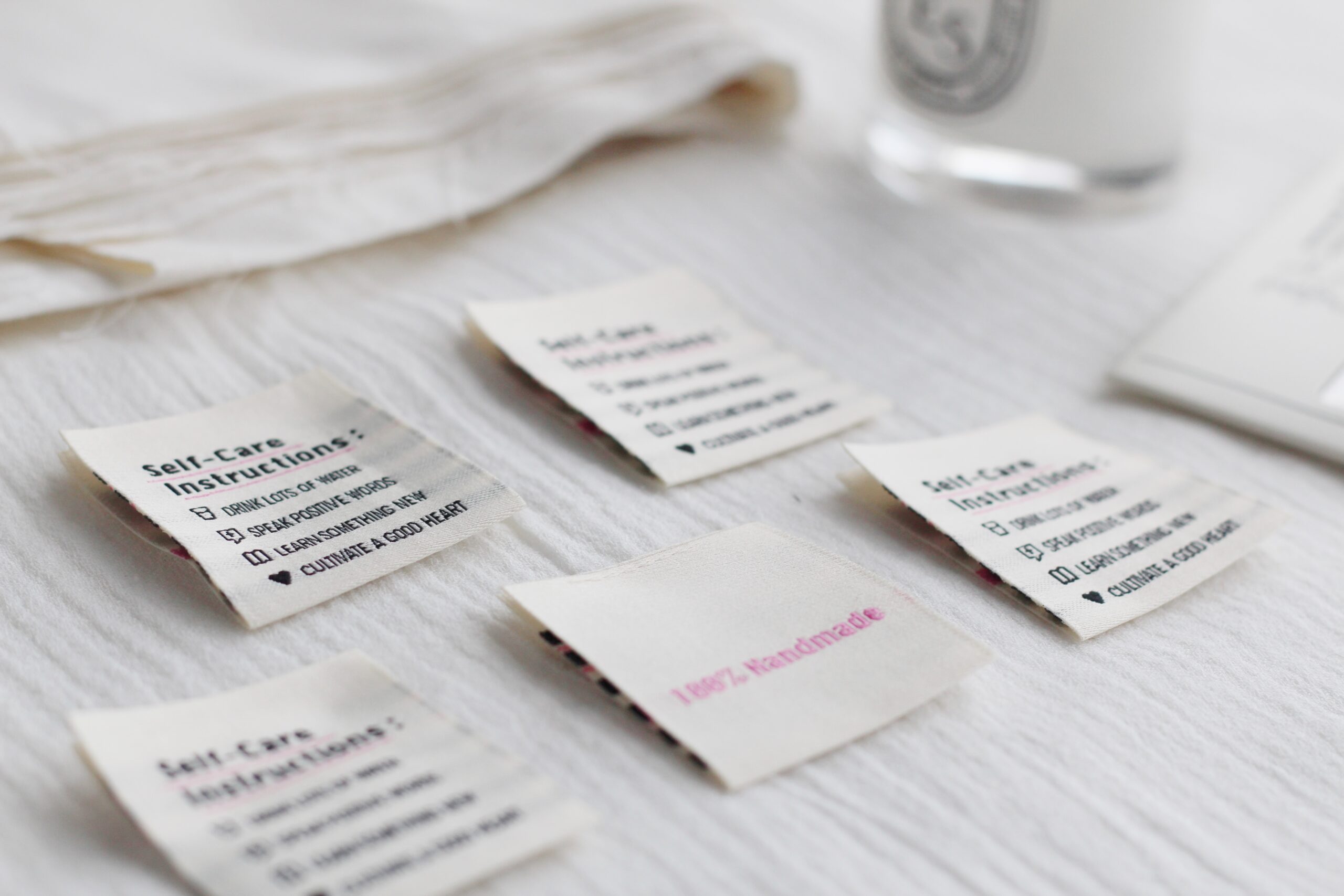 La Petite Maison Couture Selfcare Instructions étiquette tissu x5