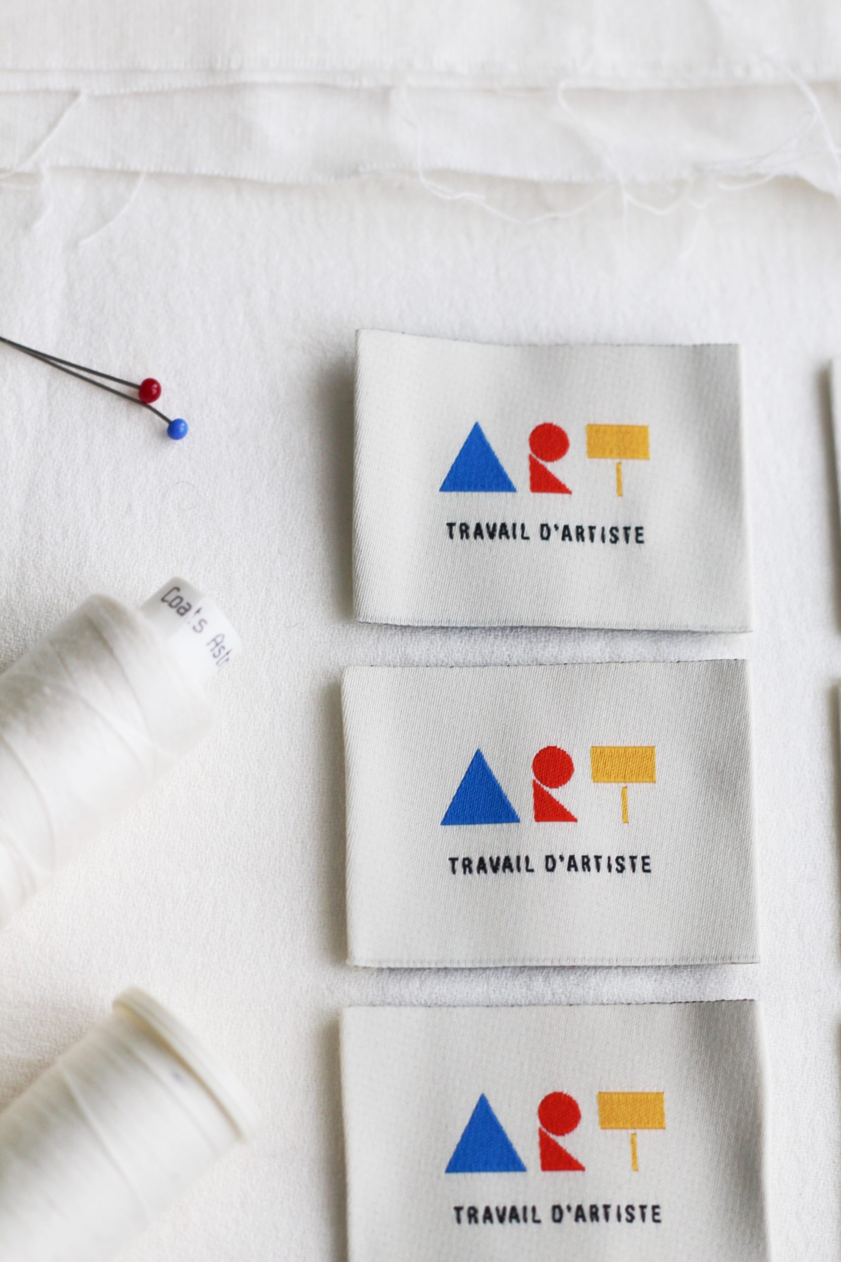 La Petite Maison Couture ART x8 étiquette géométrique Bauhaus