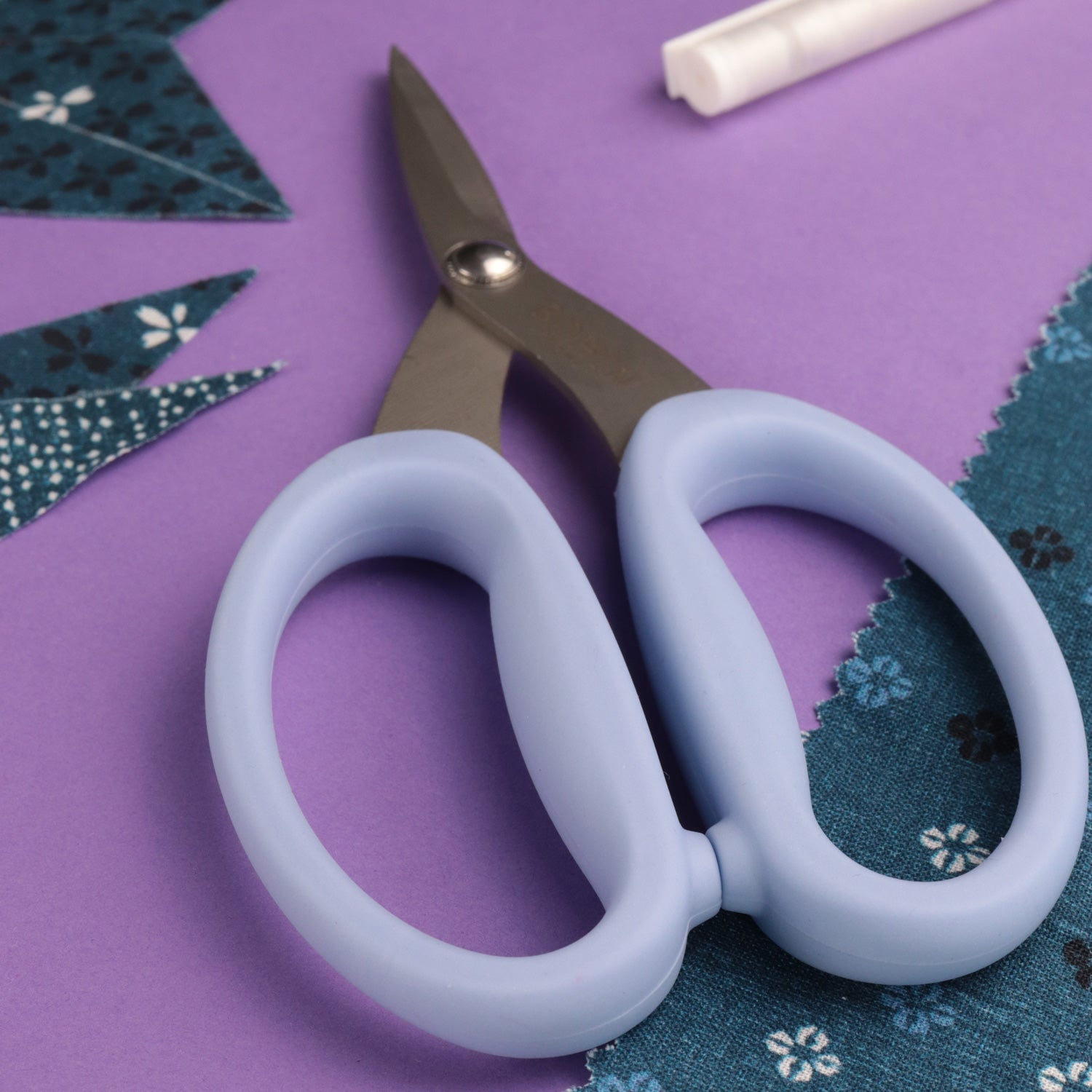 Bohin Coupe Ciseaux de précision micro-dentés ciseaux 17,5 cm Bleu