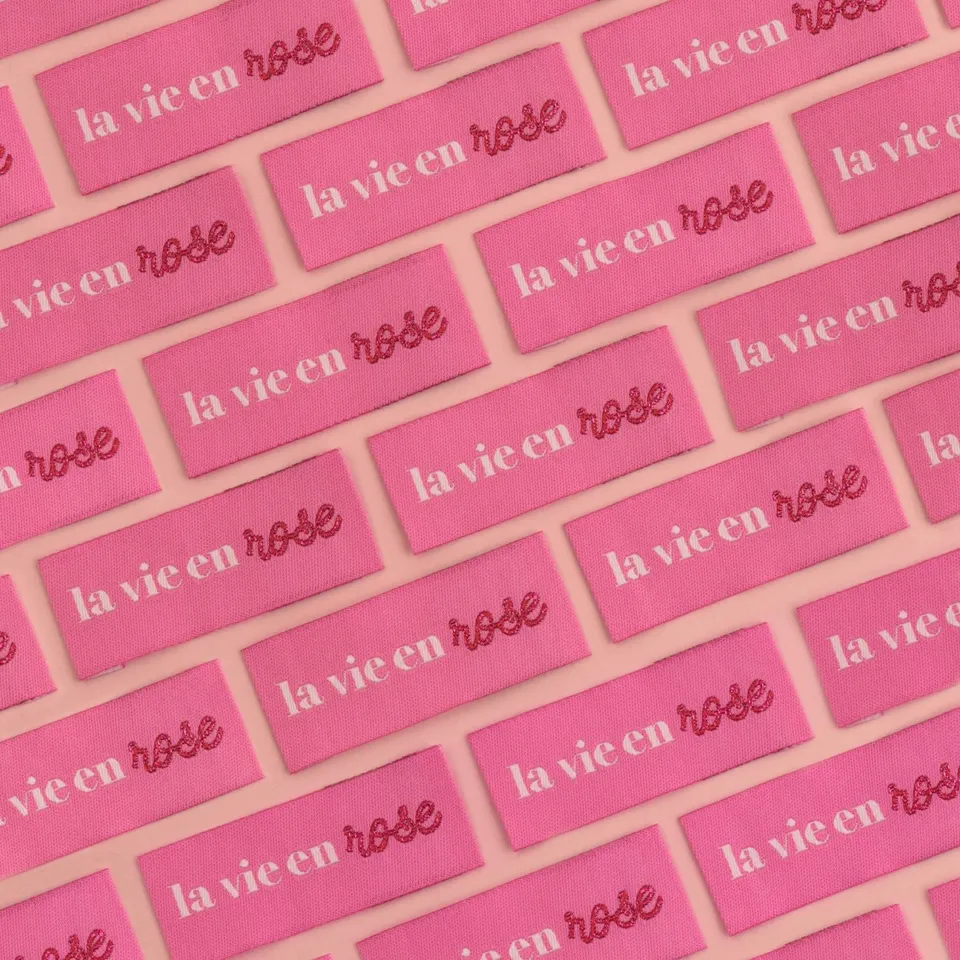 Bohin La vie en rose étiquette à coudre tissée 2x5 cm
