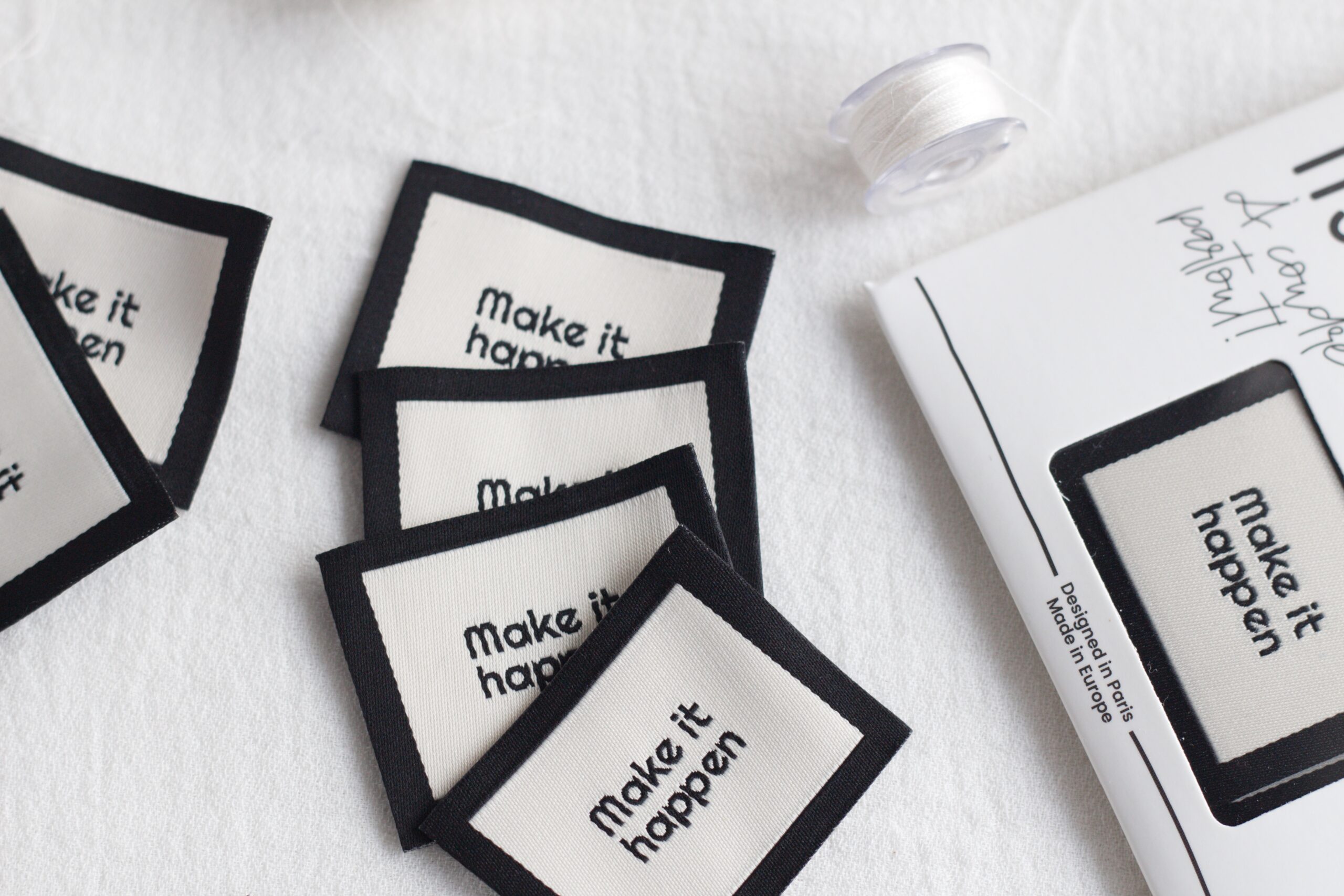 La Petite Maison Couture Make it happen étiquettes tissées x8 noir