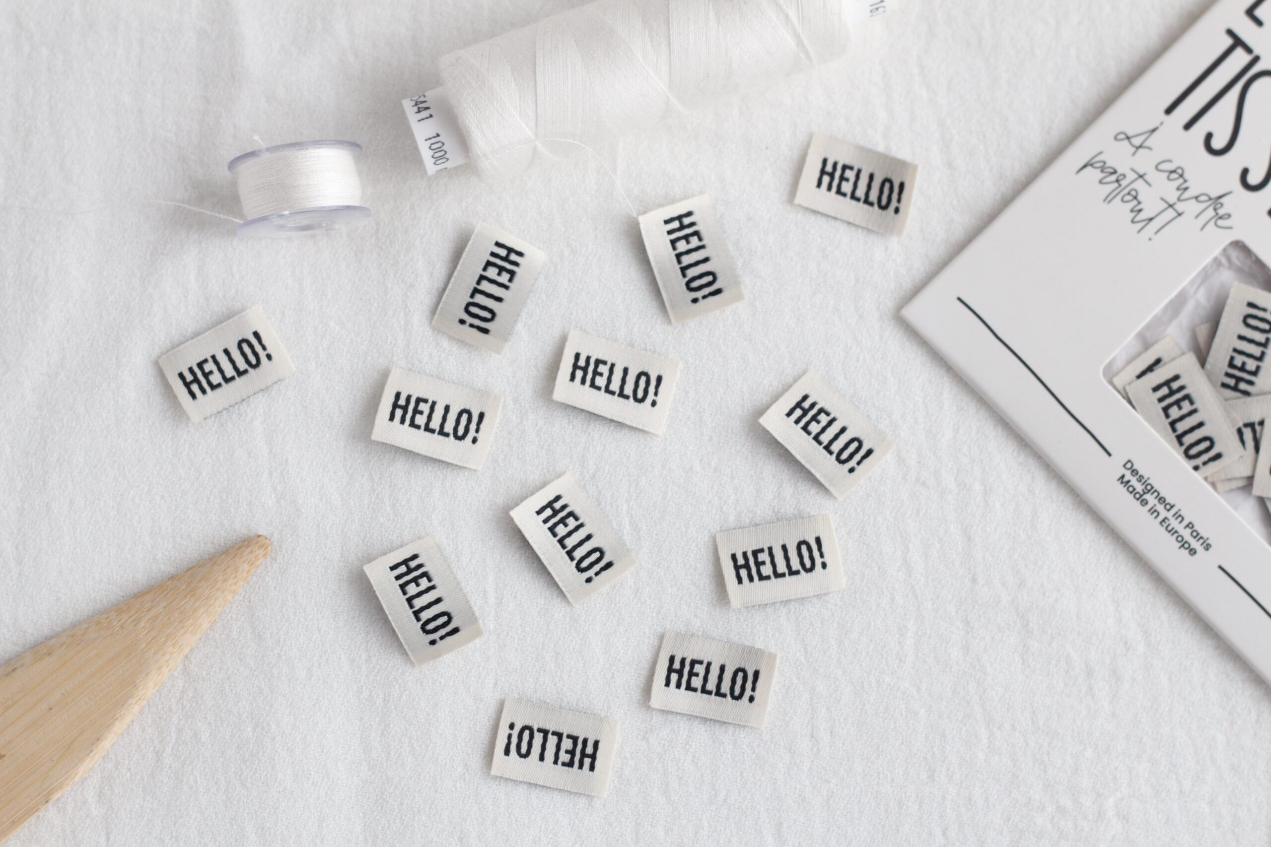 La Petite Maison Couture Hello! étiquette à coudre x12 masque écru