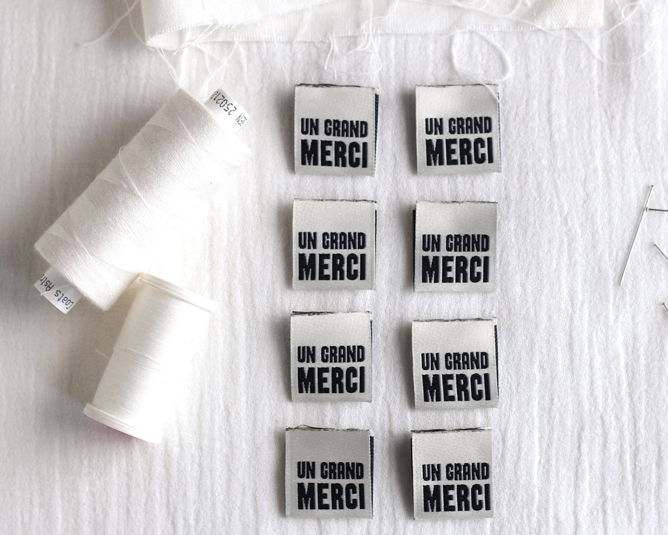 La Petite Maison Couture Un grand merci x8 étiquette noir et blanc