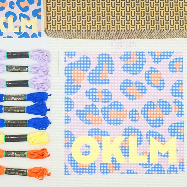 Bohin OKLM Fukuri kit canevas léopard parme 20x20 cm