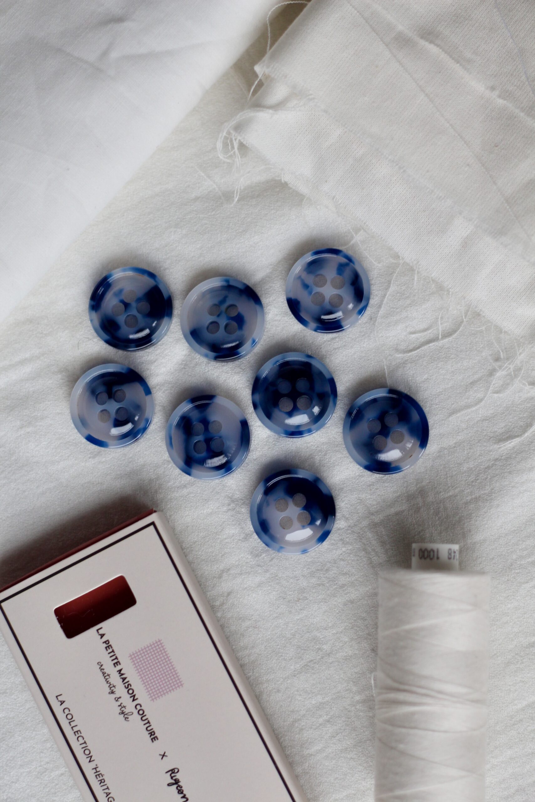 La Petite Maison Couture French Riviera boutons bleus 23 mm x8